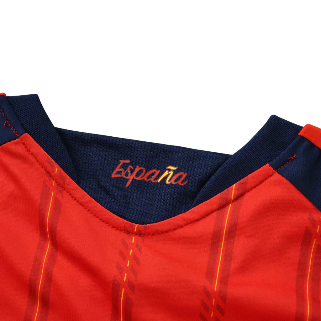 Equipación infantil de España 2026