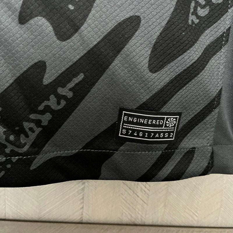 Camiseta Liverpool 24/25 Portero Negro - Versión Aficionado