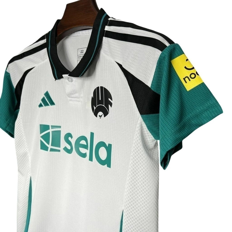 NEWCASTLE III 24/25 CONJUNTO INFANTIL